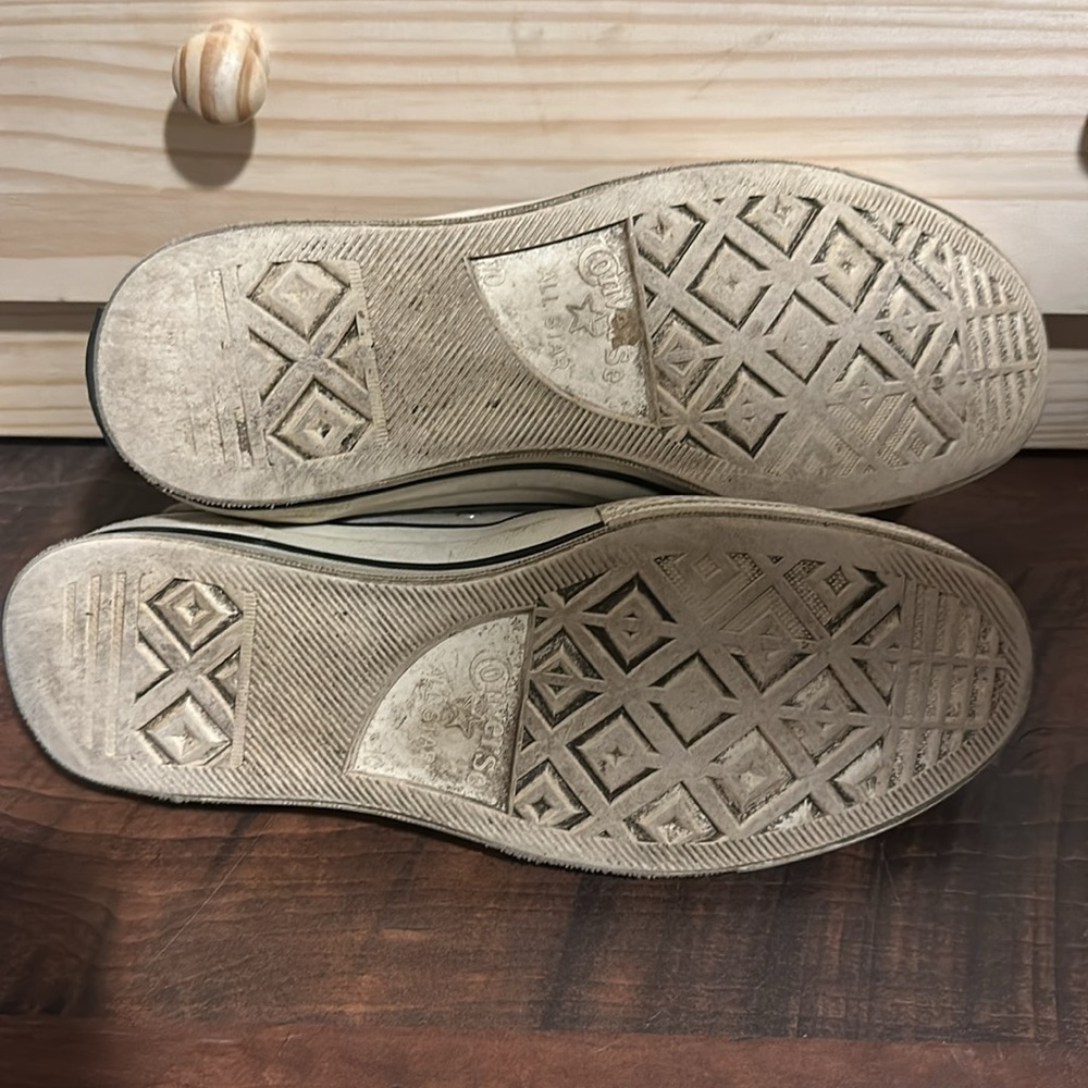 Essentials Off-White Converse Chucks - image 4